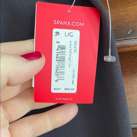 NWT $110 SPANX Black Leggings with Silver Star Accents Large - Picture 3 of 8